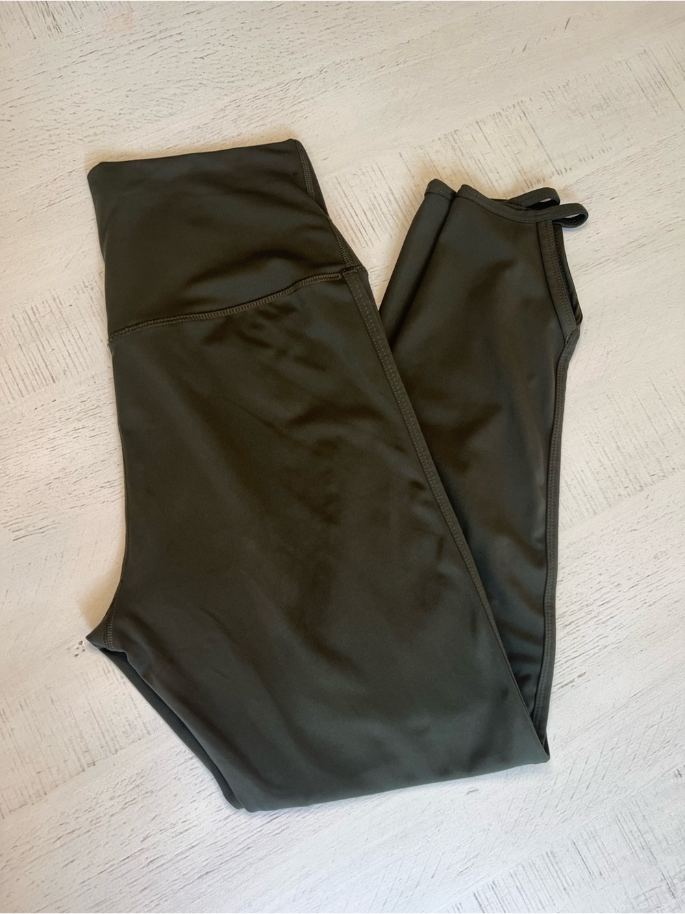 Nike Dri Fit Women’s Olive Green High Rise Cut Out Leggings - Picture 2 of 8